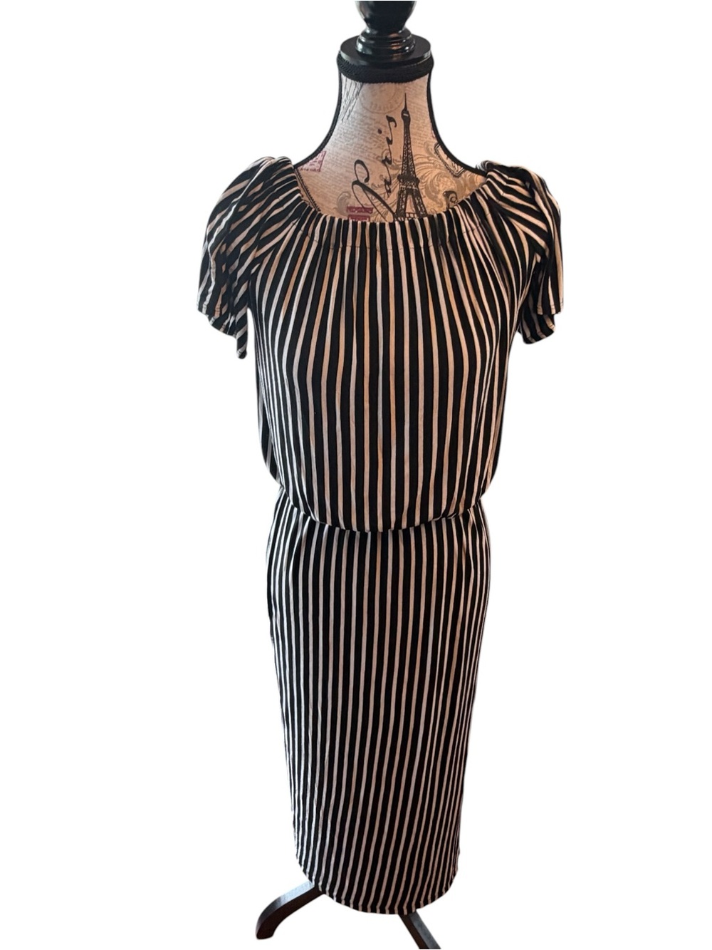 Off-Shoulder Black and White Stripe Maxi Dress - Picture 4 of 9